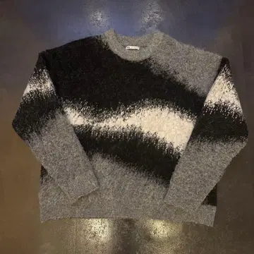 ZARA 브러시드 마감 자카드 스웨터 그라데이션 니트