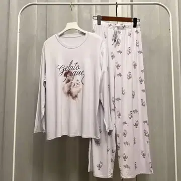 새상품 젤라또피케 CAT 패턴 풀오버 & 롱 팬츠 상하의 세트