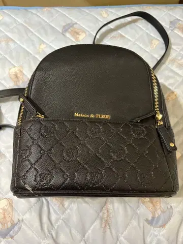 Maison de FLEUR 블랙 백팩형 숄더백