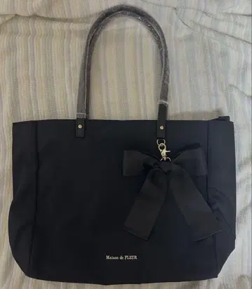 Maison de FLEUR 리본 참 포함 3룸 토트백