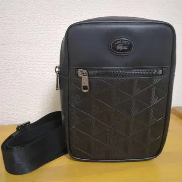 LACOSTE 모노그램 숄더백