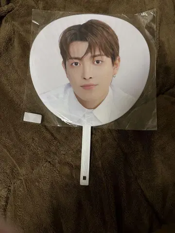 ateez 홍중 IN YOUR FANTASY 부채