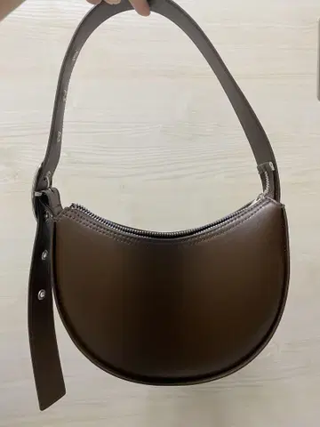 브라운 하프문 핸드백