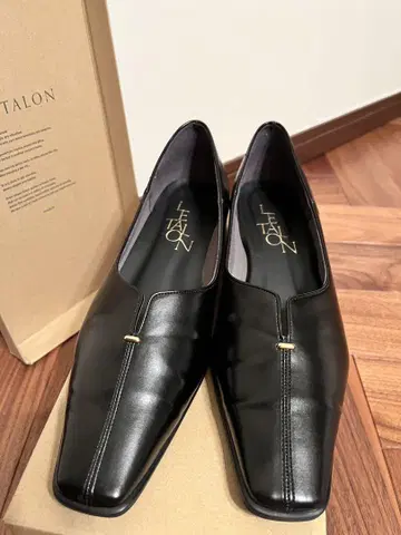 LE TALON 블랙 펌프스 스퀘어토