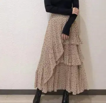 도트 무늬 프릴 롱 스커트