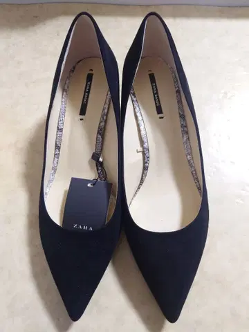 미사용 새상품 ZARA 블랙 스웨이드 스틸레토 하이힐