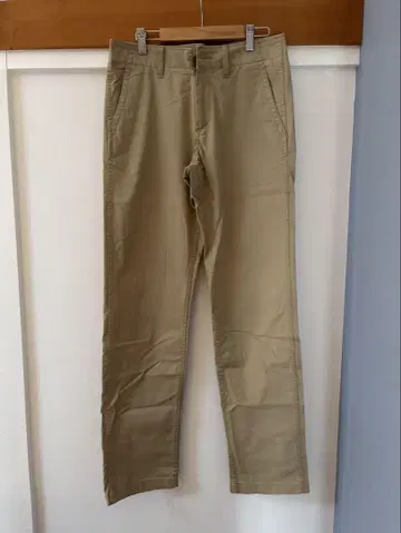 베이지 슬림핏 치노 팬츠