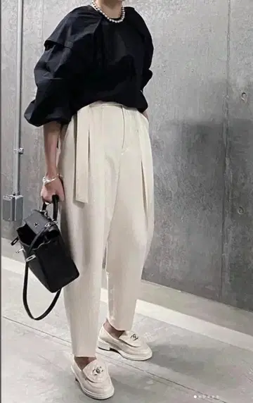새상품급 LOHEN 배럴 팬츠 36 white 로헨