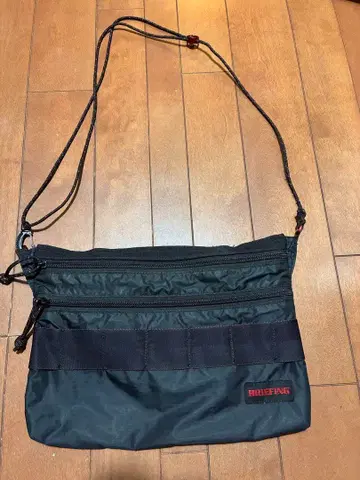 BRIEFING 블랙 사코슈