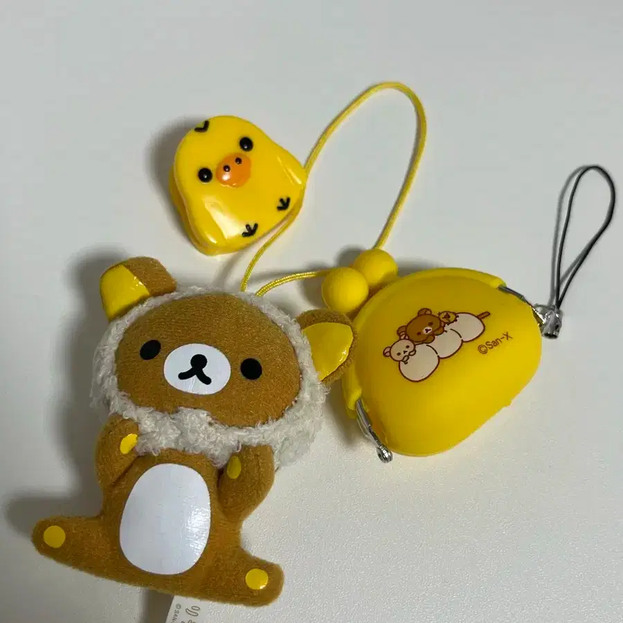 RILAKKUMA | 리락쿠마 Rilakkuma doll + Kii tongs + coin purse  #리락쿠마,#코리락쿠마,#키이,#키이키링,#리락쿠마키링 on Bunjang Global Site.