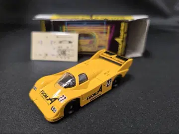 토미카 FROM A RACING PORSCHE