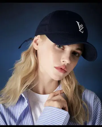 VARZAR 바자르 3D 모노그램 로고 오버핏 cap 네이비