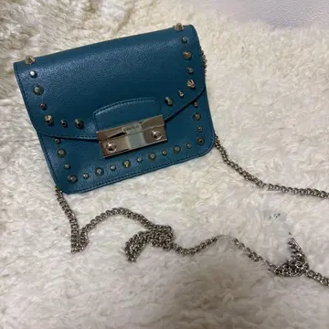 FURLA 스터드 부착 숄더백