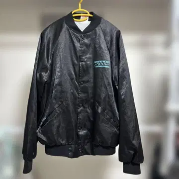 블랙 바시티 자켓