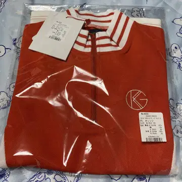 키스 온 더 그린 상의 셔츠