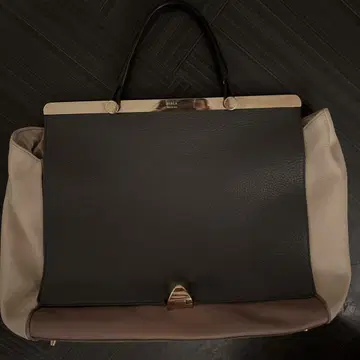 FURLA 가죽 토트백 블랙과 베이지