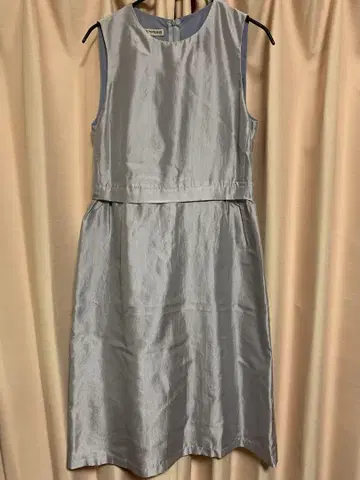 엠포리오 아르마니 슬리브리스 원피스 제비꽃색