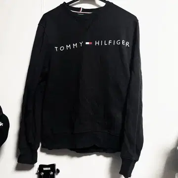 TOMMY HILFIGER 블랙 트레이닝복