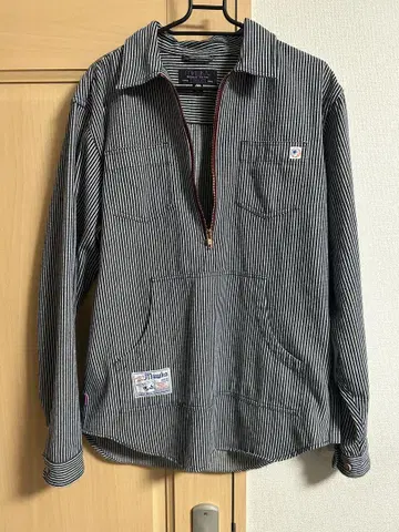 MISHKA 워크 셔츠 GADORO 착용