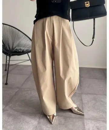 Eclat one 베이지 배럴 팬츠