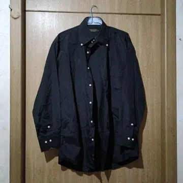 블랙 긴팔 셔츠