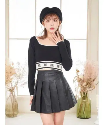 다리치 DD 모노그램 스퀘어 넥 상의