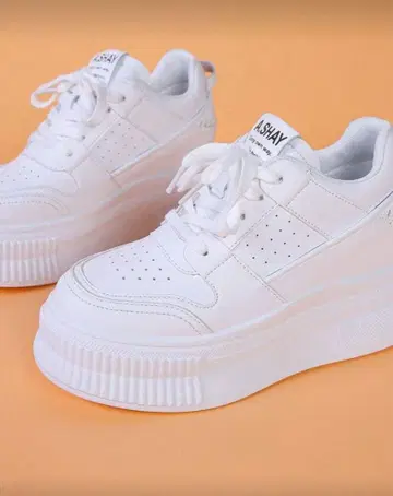 화이트 통굽 스니커즈