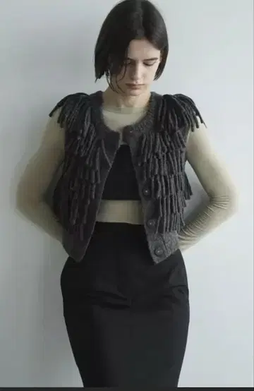 CLANE W FACE FRINGE KNIT VEST