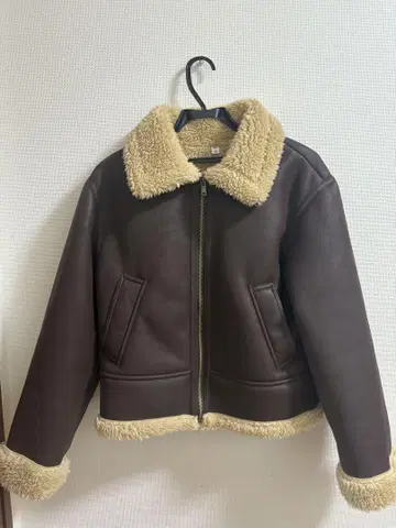 GU 무스탕 터치 플라이트 자켓