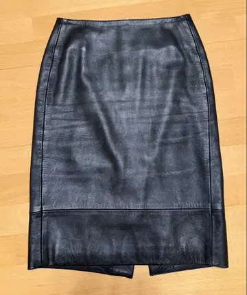 MADISONBLUE 블랙 가죽 타이트 스커트