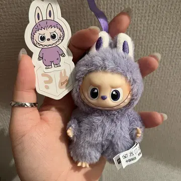 [미사용 새상품] Labubu pin for love ?