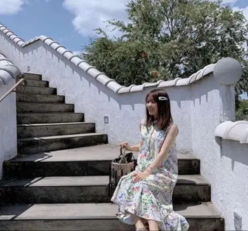 새상품급 어도니시스 플라워 프릴 비대칭 원피스