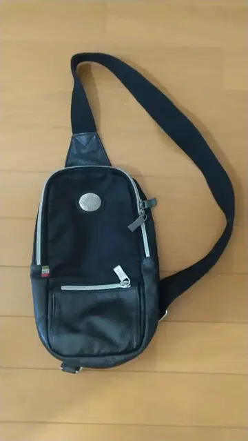 오로비안코 숄더백 블랙