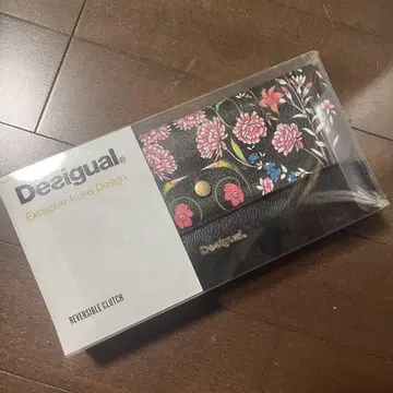 미개봉 새상품 Desigual 리버서블 클러치 지갑