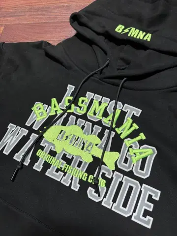 [ bassmania ] 아치 로고 자수 맨투맨 후드티