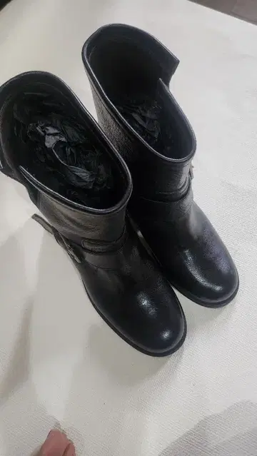 FABIO RUSCONI의 블랙 가죽 버클 샷 부츠
