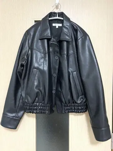 MOUSSY 블랙 페이크 가죽 자켓