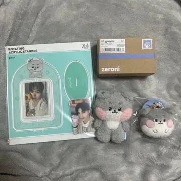 Zeroni 고니니 트레이딩 카드 스탠드 페이스 키링 봉제 인형