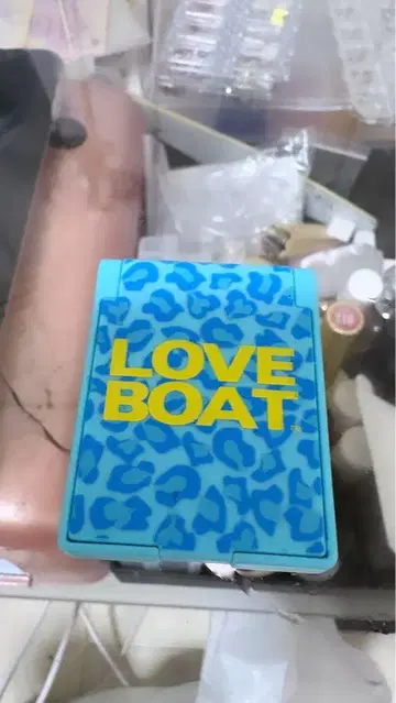 LOVE BOAT 블루 레오파드 미니 거울