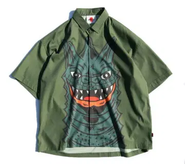 펑크 드렁커스 x 츠부라야 프로덕션 콜라보 벰라 셔츠 그린