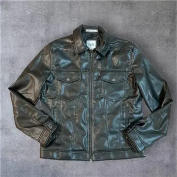 새상품급 ZARA 블랙 인조 가죽 트래커 자켓 블랙 L 사이즈