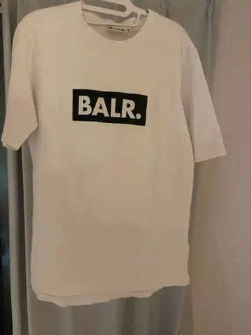 BALR. 화이트 T셔츠 L사이즈
