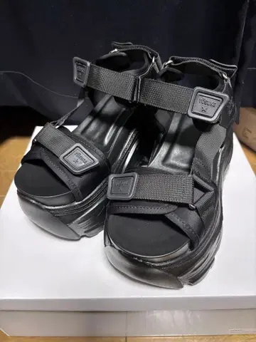 YOSUKE 통굽 샌들 24.5cm L 사이즈