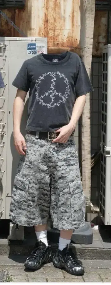 belvet Peace mark tee L size