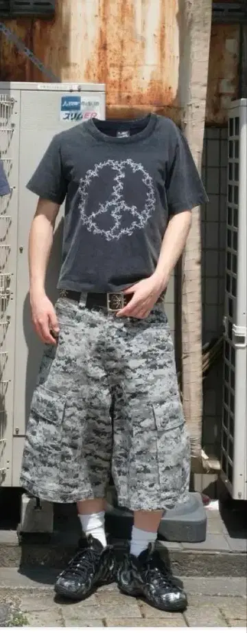 belvet Peace mark tee L size