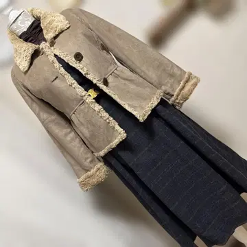 새상품급 스트로베리 필드 무스탕 보아 코트 보아