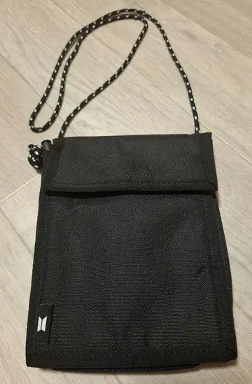 BTS CROSS BAG 01