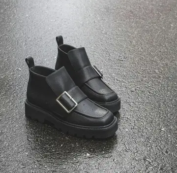 다니엘라앤제마 스퀘어토 숏 엔지니어 부츠 니코앤드 ZARA