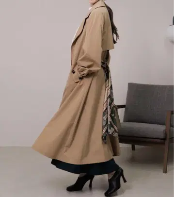 LADYMADE 트렌치코트