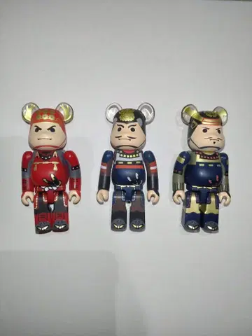 베어브릭 무장 3체